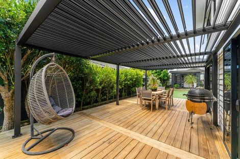 Photo of property in 2 Tollana Road, Te Atatu Peninsula, Auckland, 0610