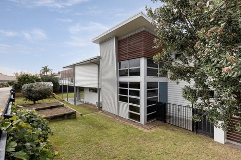 Photo of property in 13 Tay Street, Mount Maunganui, 3116