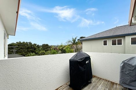 Photo of property in 2/15 Stephanie Close, Glenfield, Auckland, 0629