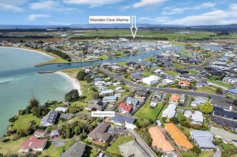 Photo of property in 18 Paradise Point Place, One Tree Point, 0118