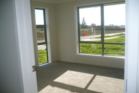 Photo of property in 12 Maxwell Road, Pukekohe, 2120