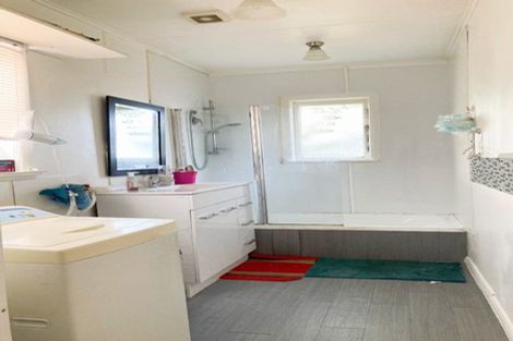 Photo of property in 70 Forest Hill Road, Henderson, Auckland, 0612