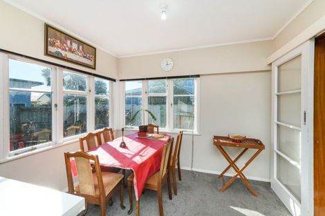 Photo of property in 25 Newhaven Place, Roslyn, Palmerston North, 4414