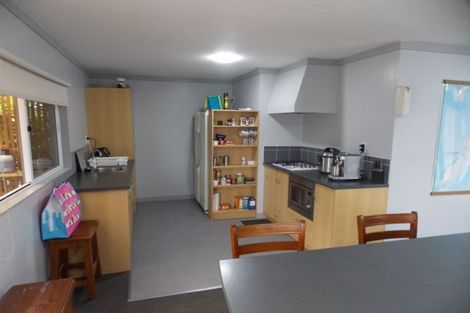 Photo of property in 4 Warwick Place, Awapuni, Palmerston North, 4412