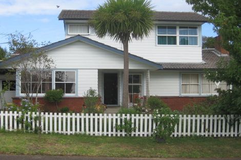 Photo of property in 28 Mcbreen Avenue, Northcote, Auckland, 0627