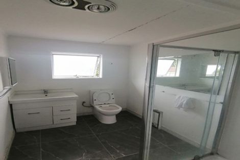 Photo of property in 4 Backhurst Grove, Massey, Auckland, 0614