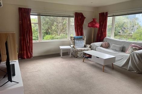 Photo of property in 11 Randwick Road, Northland, Wellington, 6012