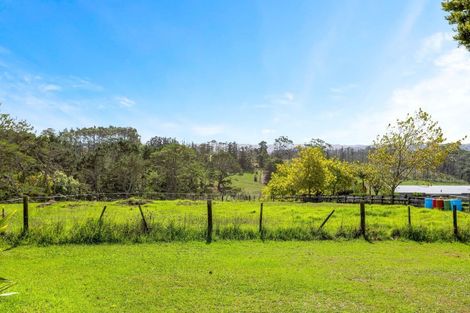 Photo of property in 154 Tawa Road, Kumeu, 0891