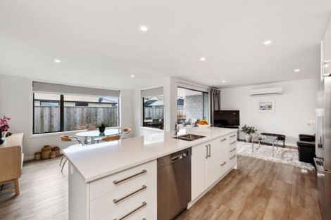 Photo of property in 39 Kahuparere Crescent, Pyes Pa, Tauranga, 3112