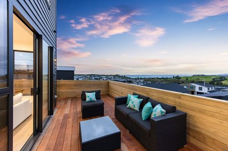 Photo of property in 17 Pakirikiri Street, Long Bay, 0630
