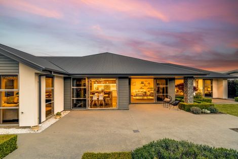 Photo of property in 14 Crown Close, Prebbleton, 7604