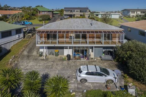 Photo of property in 8 Kathy Terrace, Stanmore Bay, Whangaparaoa, 0932