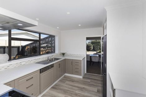 Photo of property in 10 Westerleigh Street, Bishopdale, Christchurch, 8053