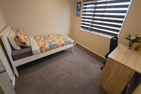 Photo of property in 22 Portmore Place, Grenada Village, Wellington, 6037