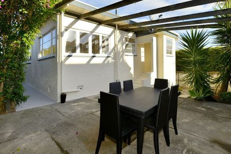 Photo of property in 1/9 Marsh Avenue, Forrest Hill, Auckland, 0620
