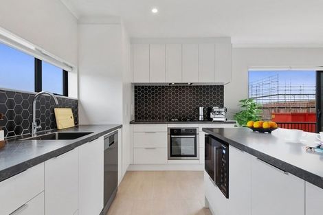 Photo of property in 53 Periko Way, Takanini, 2112