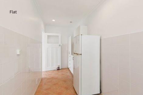 Photo of property in 51 Scarborough Terrace, Mount Victoria, Wellington, 6011