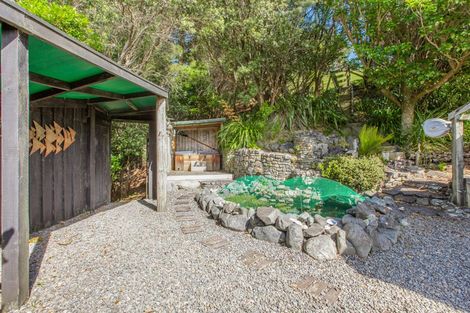 Photo of property in 104 Airlie Road, Plimmerton, Porirua, 5026