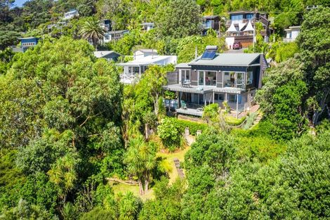 Photo of property in 52 Domain Crescent, Muriwai, Waimauku, 0881