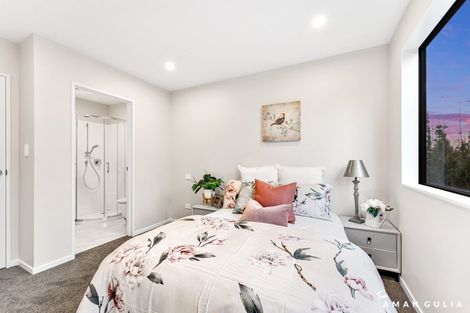 Photo of property in 3 Don Oliver Lane, Glen Eden, 0602