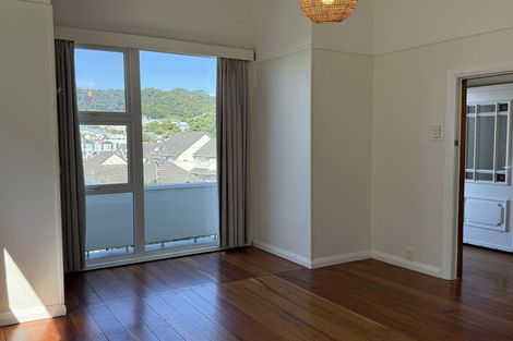 Photo of property in 37 Ara Paiwhenua, Tawa, Wellington, 5028