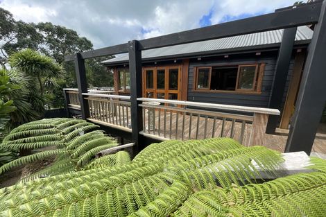 Photo of property in 15 Waiwera Road, Waiwera, Orewa, 0994