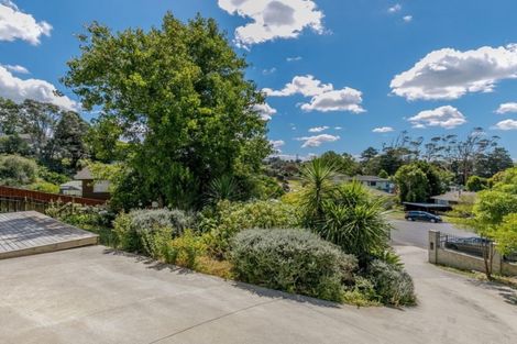 Photo of property in 9 Kilcar Place, Massey, Auckland, 0614