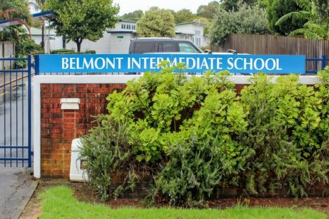 Photo of property in 1/9 Corrella Road, Belmont, Auckland, 0622