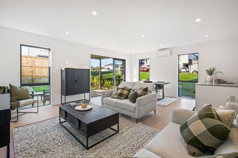 Photo of property in 529 Massey Road, Mangere, Auckland, 2022