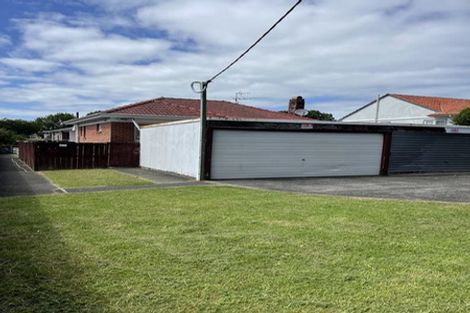 Photo of property in 1/46 Fruitvale Road, New Lynn, Auckland, 0600