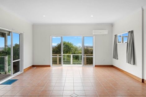 Photo of property in 114 Point View Drive, East Tamaki Heights, Auckland, 2016