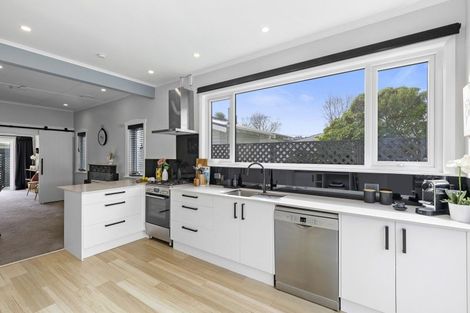 Photo of property in 10 Byron Street, Petone, Lower Hutt, 5012