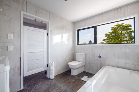 Photo of property in 5 Gilbert Mair Rise, Russell, 0272