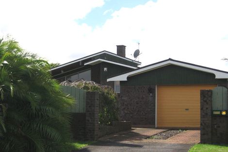 Photo of property in 20 Frank Evans Place, Henderson, Auckland, 0610