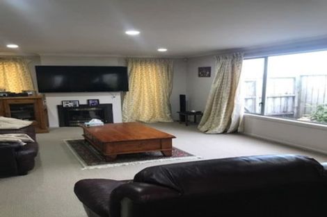 Photo of property in 19 Cambrian Crescent, Flat Bush, Auckland, 2016