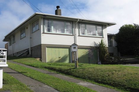 Photo of property in 82 Ruskin Road, Newlands, Wellington, 6037