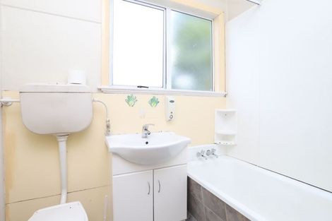 Photo of property in 2 Casey Avenue, Fairfield, Hamilton, 3214