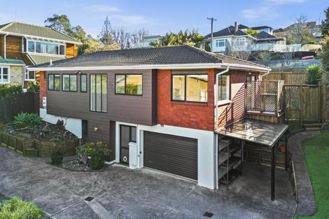 Photo of property in 2/20 Beach Road, Mellons Bay, Auckland, 2014