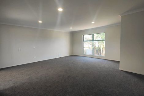 Photo of property in 6 Chadlington Avenue, Henderson, Auckland, 0612