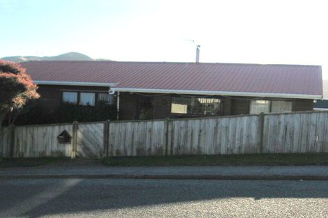 Photo of property in 21 Wingfield Place, Churton Park, Wellington, 6037
