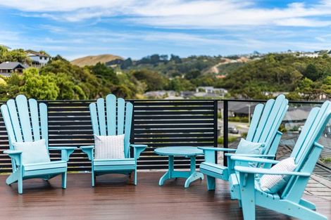 Photo of property in 9a Observatory Close, Whitby, Porirua, 5024