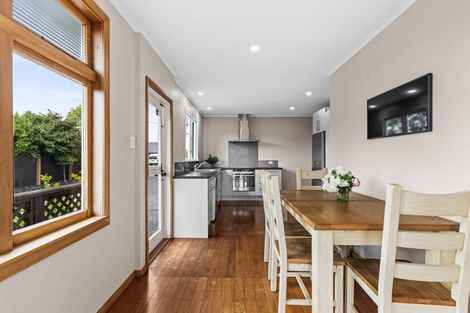 Photo of property in 5 Arataki Road, Havelock North, 4130