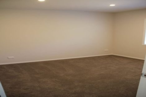 Photo of property in 61u6 Black Rock Road, Newlands, Wellington, 6037