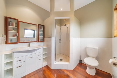 Photo of property in 8a Kiriwai Road, Paremata, Porirua, 5024