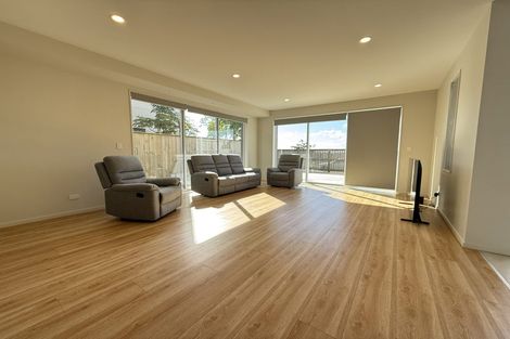 Photo of property in 17 Sunnyheights Road, Orewa, 0931