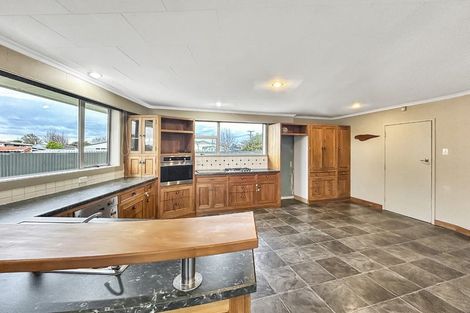 Photo of property in 45 Kilmarnock Street, Wallacetown, 9816