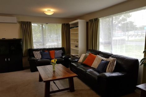 Photo of property in 4f5 Stewart Drive, Newlands, Wellington, 6037