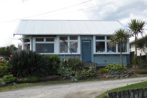 Photo of property in 66 Karaka Street, Castlecliff, Whanganui, 4501
