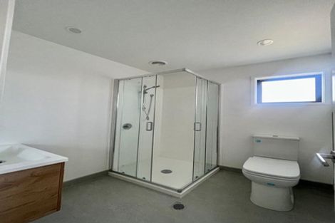 Photo of property in 2 Mikoikoi Crescent, Mangere Bridge, Auckland, 2022