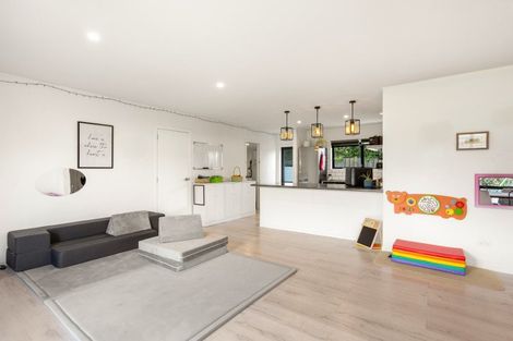 Photo of property in 15a Meadow Drive, Whitianga, 3510